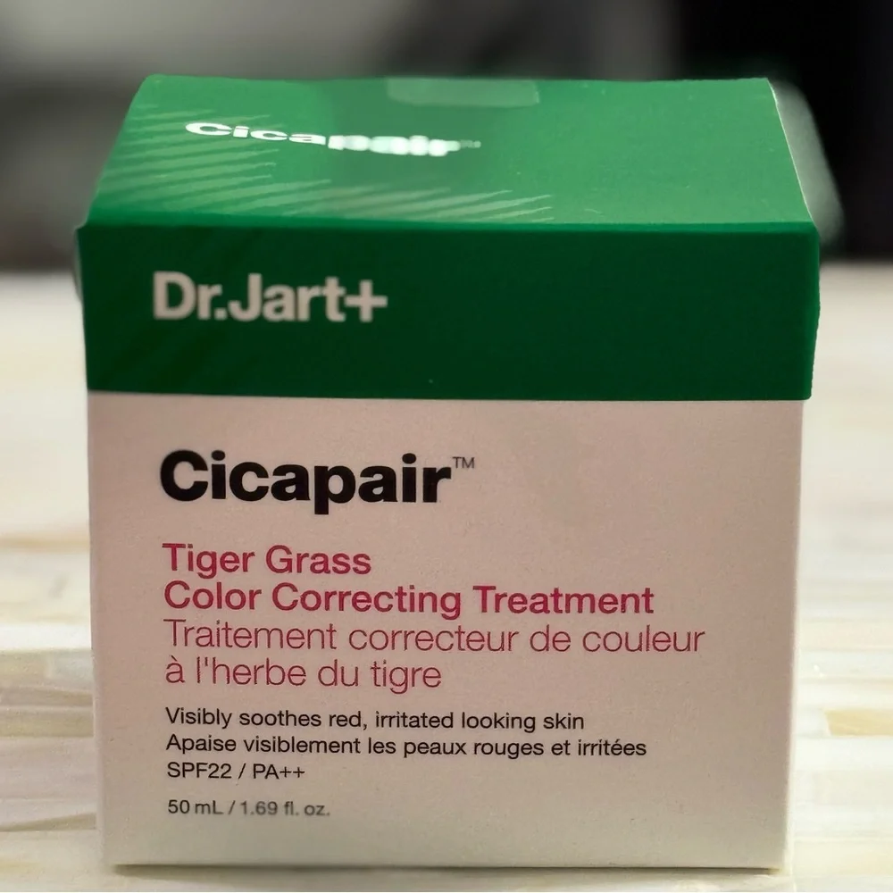 Dr.Jart+ Cicapair Tiger Grass Color Correcting Treatment - Green and White